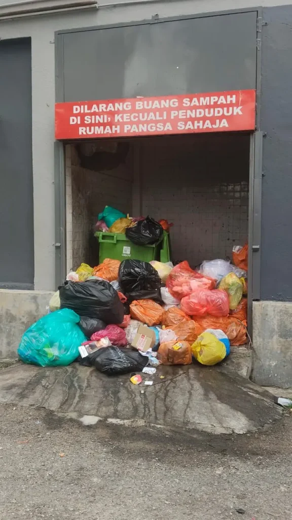 Sampah Menggunung Lebih Seminggu Di Kampung Datuk Keramat - Alam Flora Gagal - Anak Keramat-4