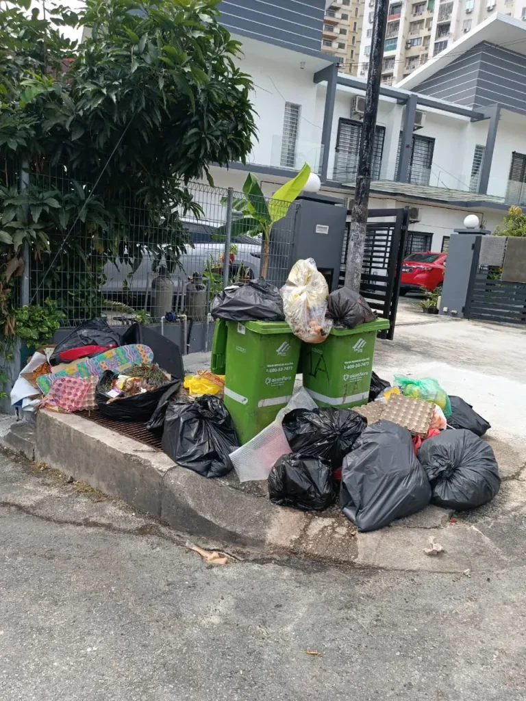 Sampah Menggunung Lebih Seminggu Di Kampung Datuk Keramat - Alam Flora Gagal - Anak Keramat